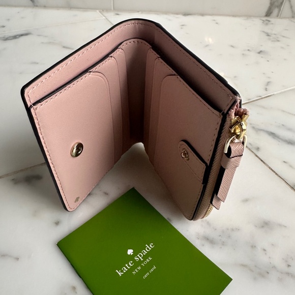 Kate Spade bifold wallet - NWT - Picture 2 of 3